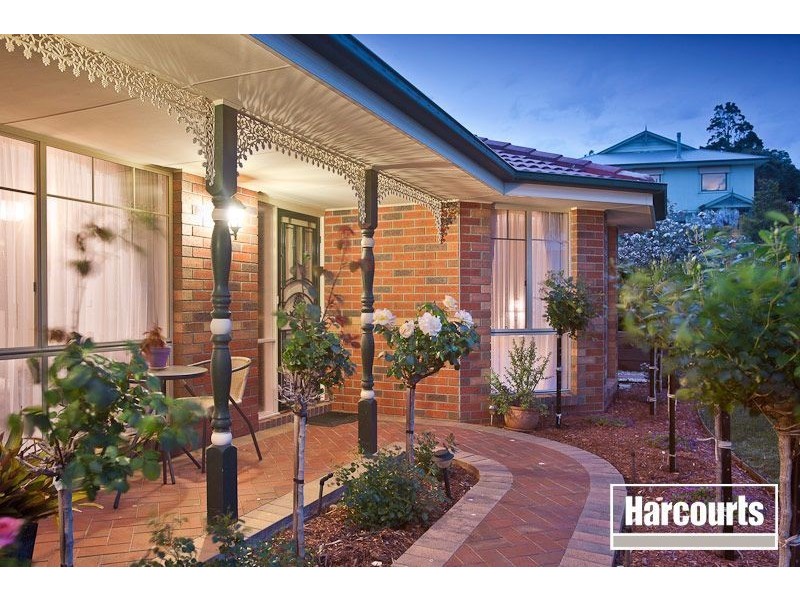 30 Pioneers Crescent, Pakenham VIC 3810