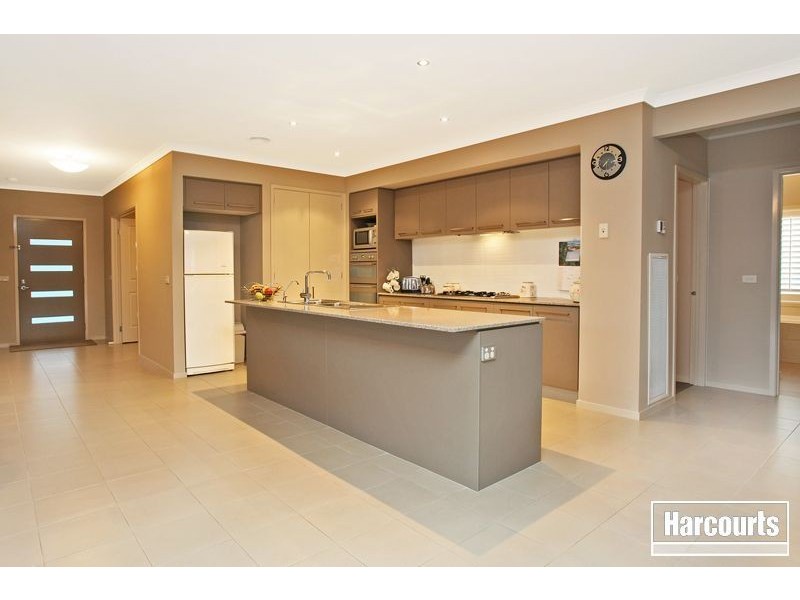 7 Lawrence Close, Pakenham VIC 3810