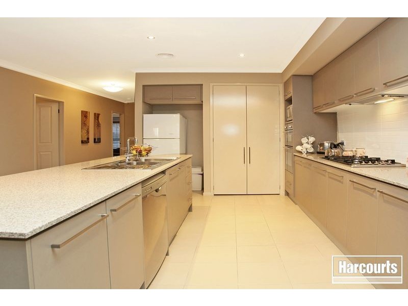 7 Lawrence Close, Pakenham VIC 3810