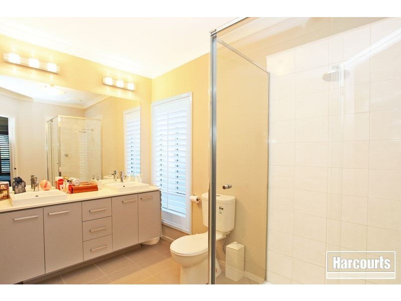 7 Lawrence Close, Pakenham VIC 3810