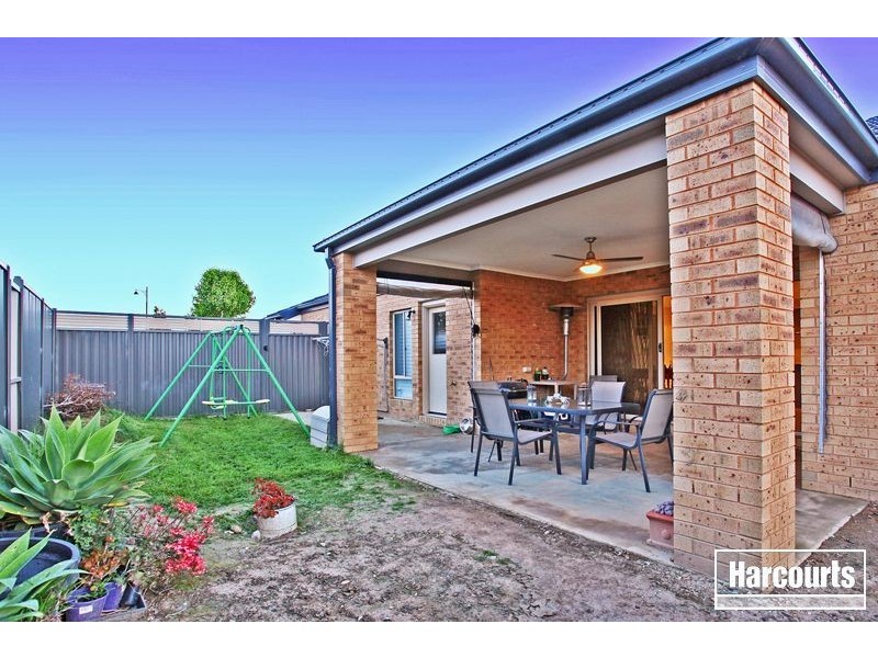 7 Lawrence Close, Pakenham VIC 3810