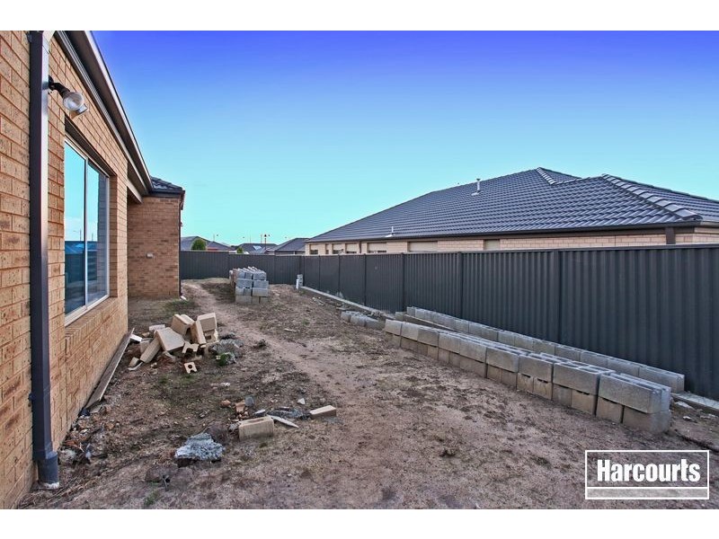 7 Lawrence Close, Pakenham VIC 3810