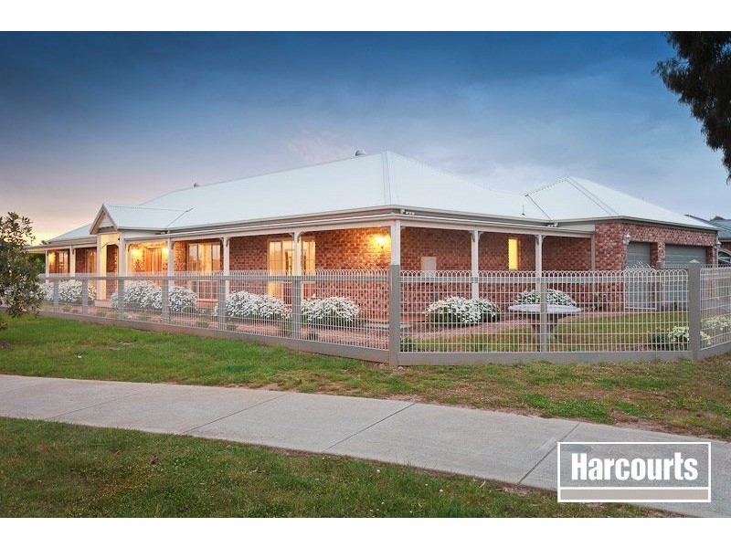 10 Colonial Way, Pakenham VIC 3810