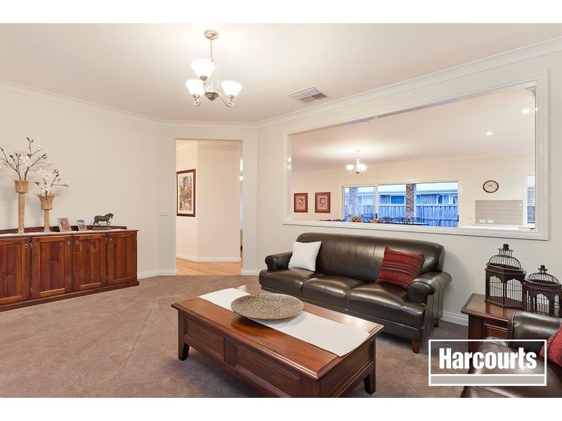 10 Colonial Way, Pakenham VIC 3810