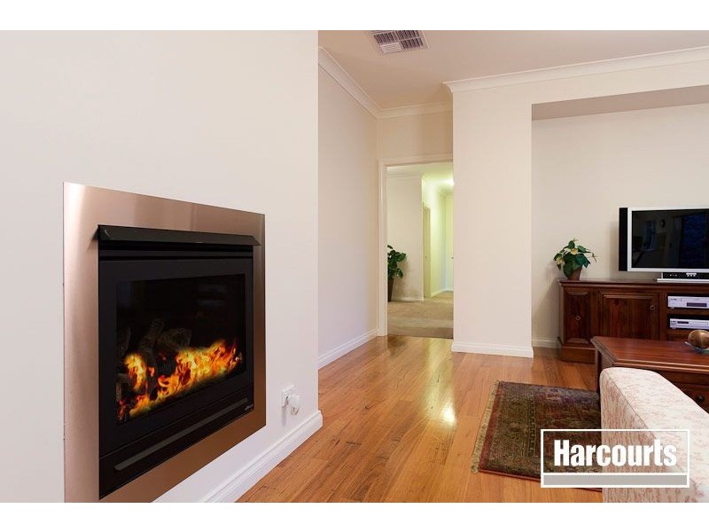 10 Colonial Way, Pakenham VIC 3810