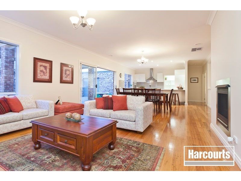 10 Colonial Way, Pakenham VIC 3810