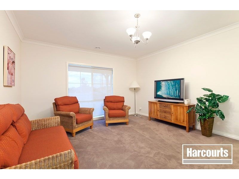 10 Colonial Way, Pakenham VIC 3810