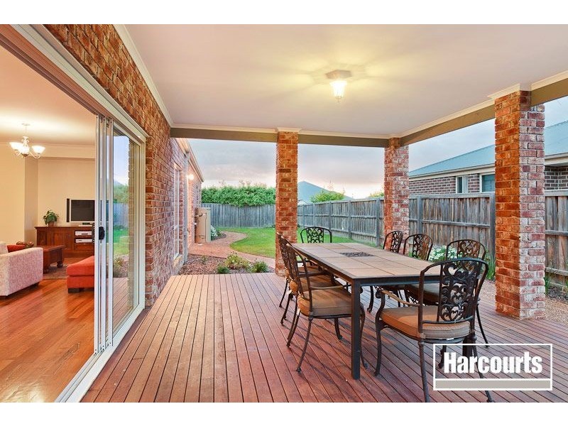 10 Colonial Way, Pakenham VIC 3810