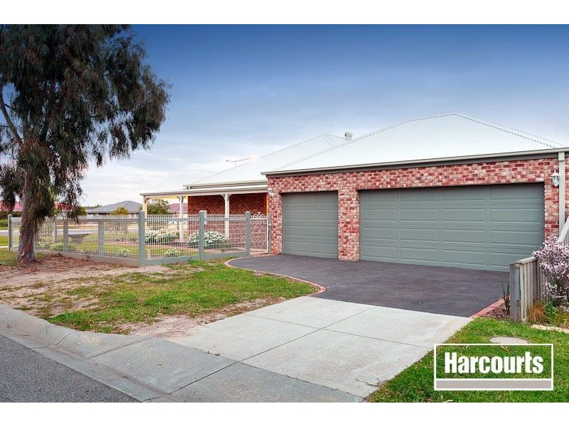 10 Colonial Way, Pakenham VIC 3810