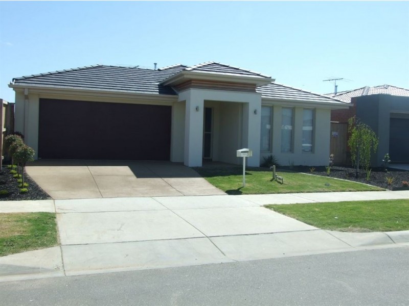 3 Cascade Way, Pakenham VIC 3810
