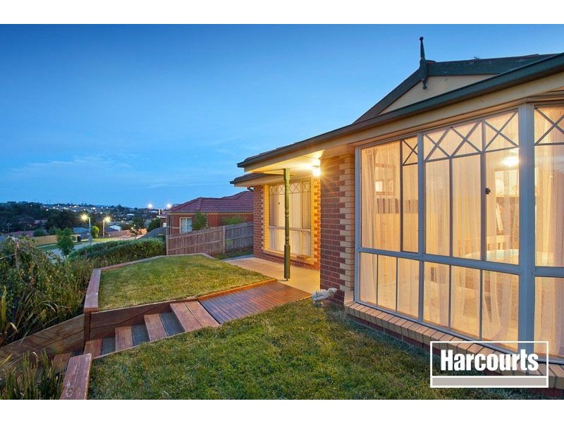 124 Eagle Drive, Pakenham VIC 3810