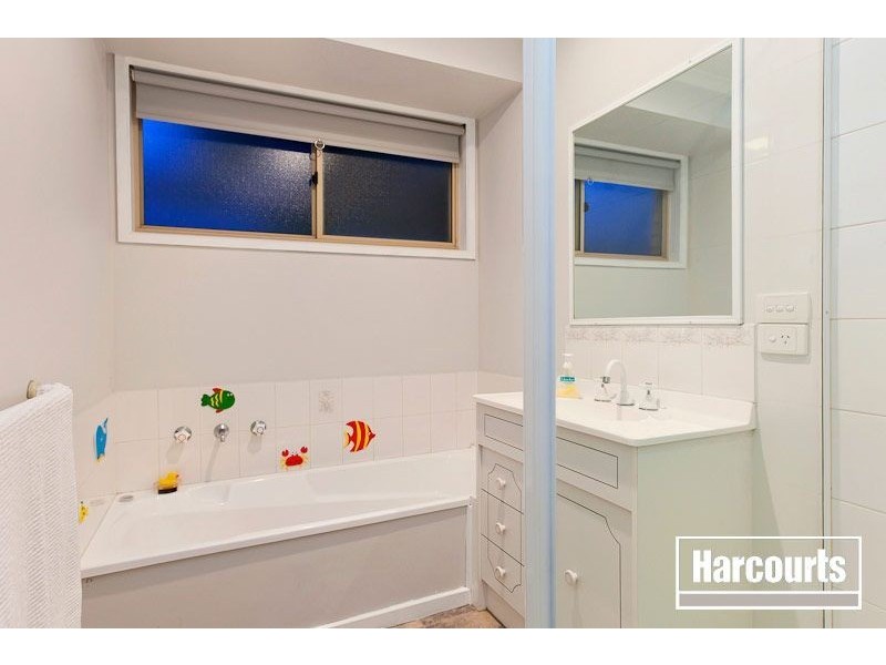 124 Eagle Drive, Pakenham VIC 3810