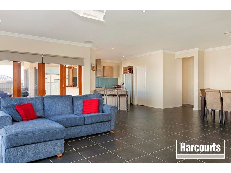 14 Booth Place, Pakenham VIC 3810