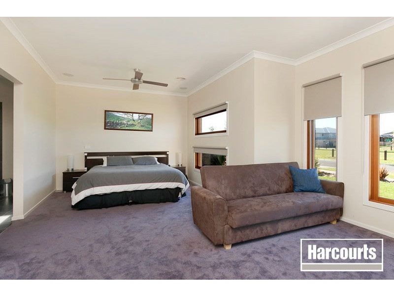 14 Booth Place, Pakenham VIC 3810