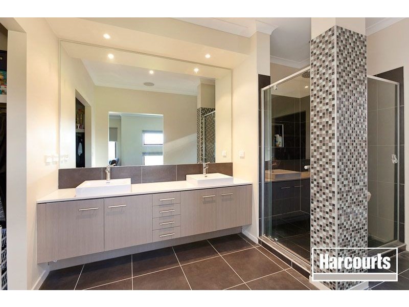 14 Booth Place, Pakenham VIC 3810