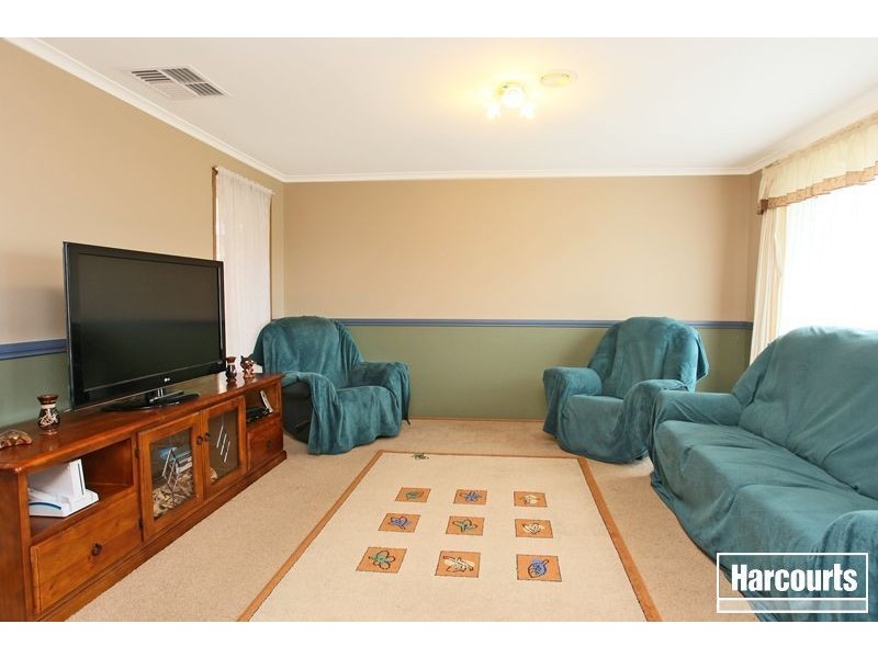 29 Dunbarton Drive, Pakenham VIC 3810