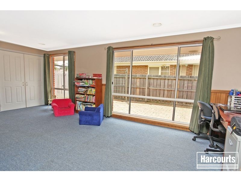 29 Dunbarton Drive, Pakenham VIC 3810