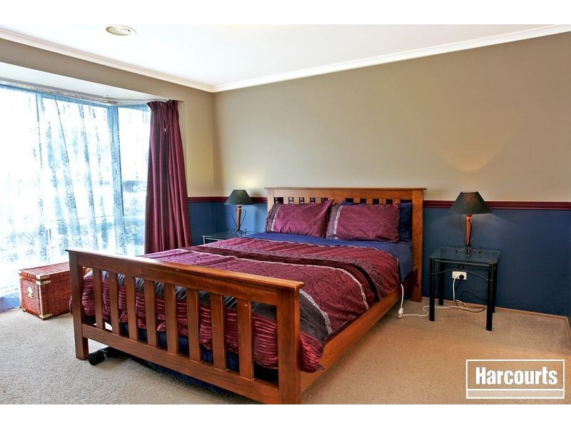 29 Dunbarton Drive, Pakenham VIC 3810
