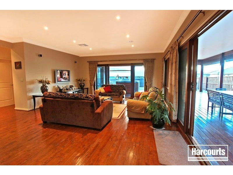 6 Casey Court, Pakenham VIC 3810