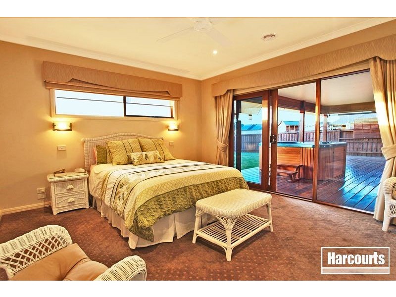 6 Casey Court, Pakenham VIC 3810