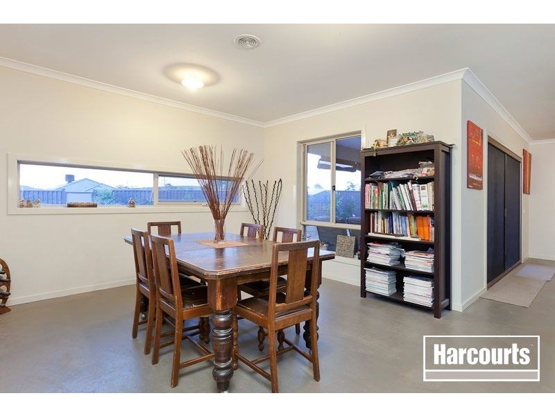 21 Downing Square, Pakenham VIC 3810