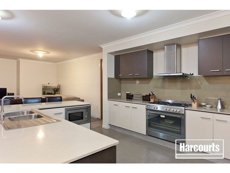 21 Downing Square, Pakenham VIC 3810