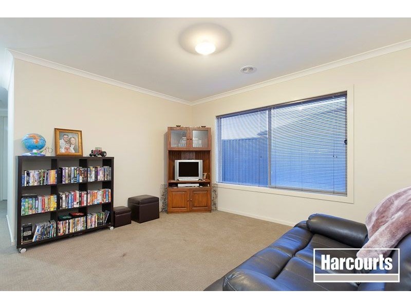 21 Downing Square, Pakenham VIC 3810