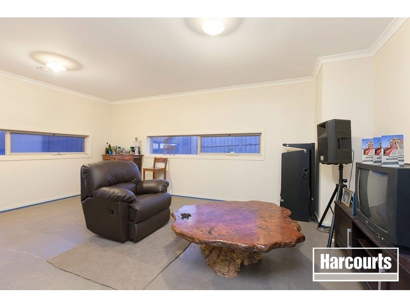 21 Downing Square, Pakenham VIC 3810