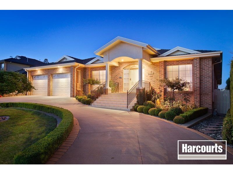 8 Overland Rise, Pakenham VIC 3810