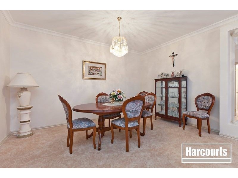 8 Overland Rise, Pakenham VIC 3810