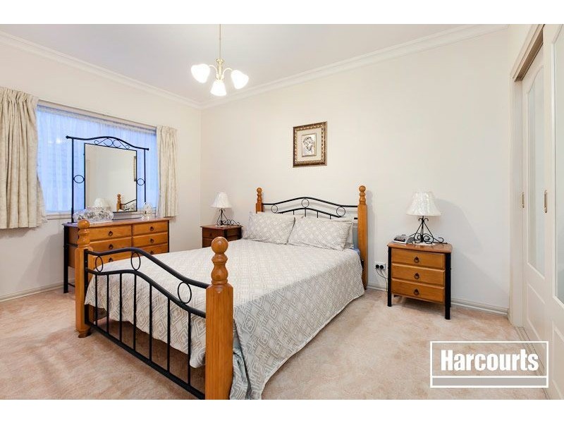 8 Overland Rise, Pakenham VIC 3810