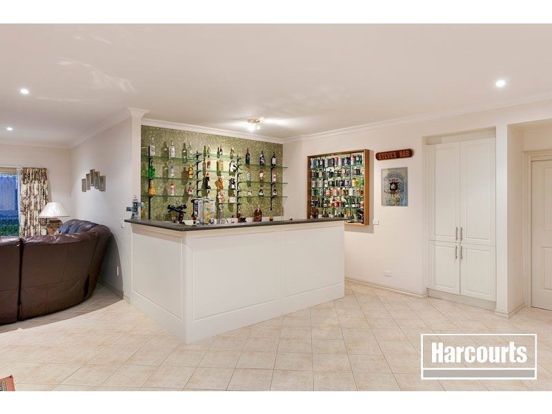 8 Overland Rise, Pakenham VIC 3810