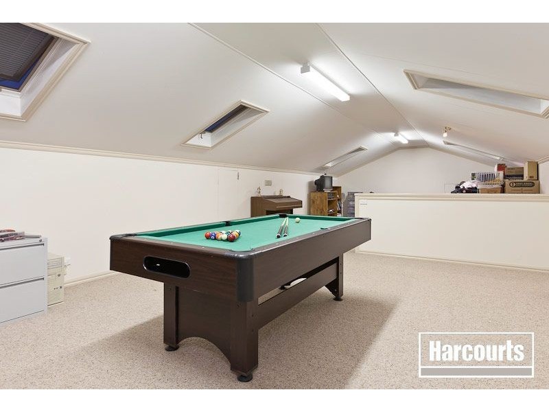 8 Overland Rise, Pakenham VIC 3810