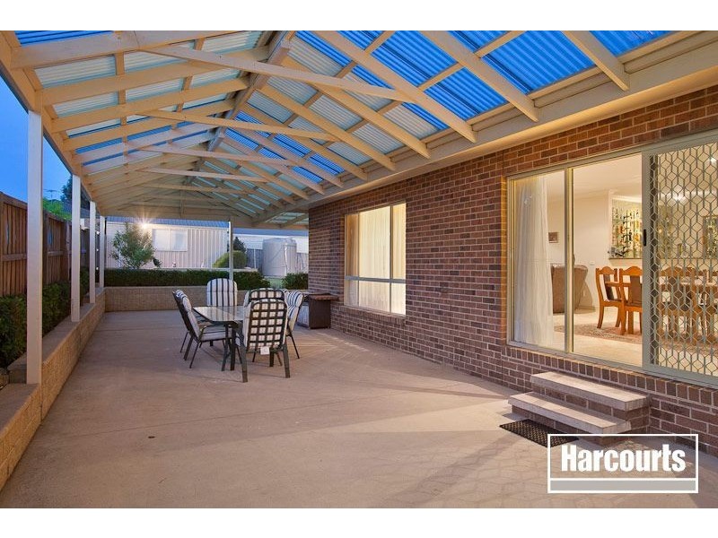 8 Overland Rise, Pakenham VIC 3810