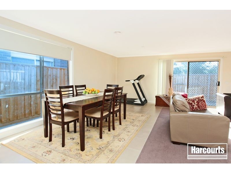 8 Versace Court, Pakenham VIC 3810