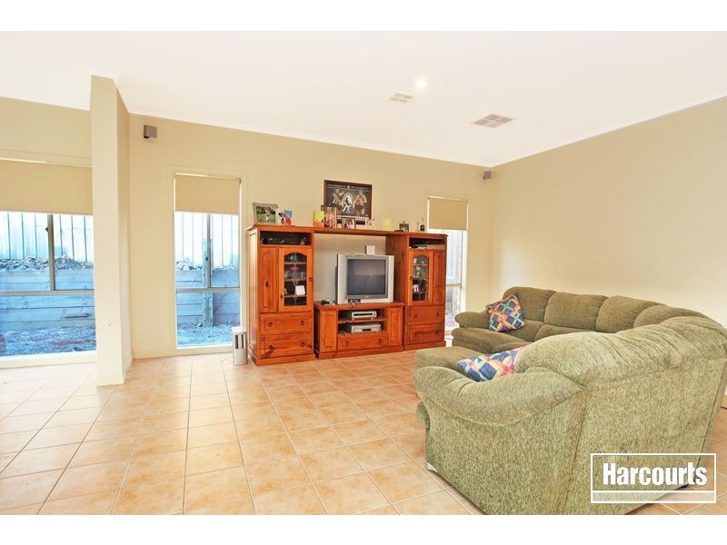 11 Eddie Barron Terrace, Pakenham VIC 3810