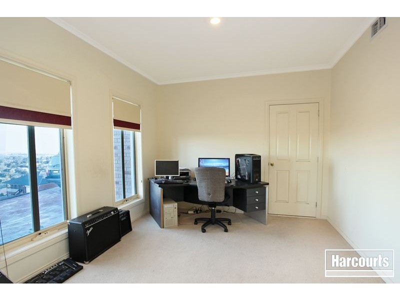 11 Eddie Barron Terrace, Pakenham VIC 3810