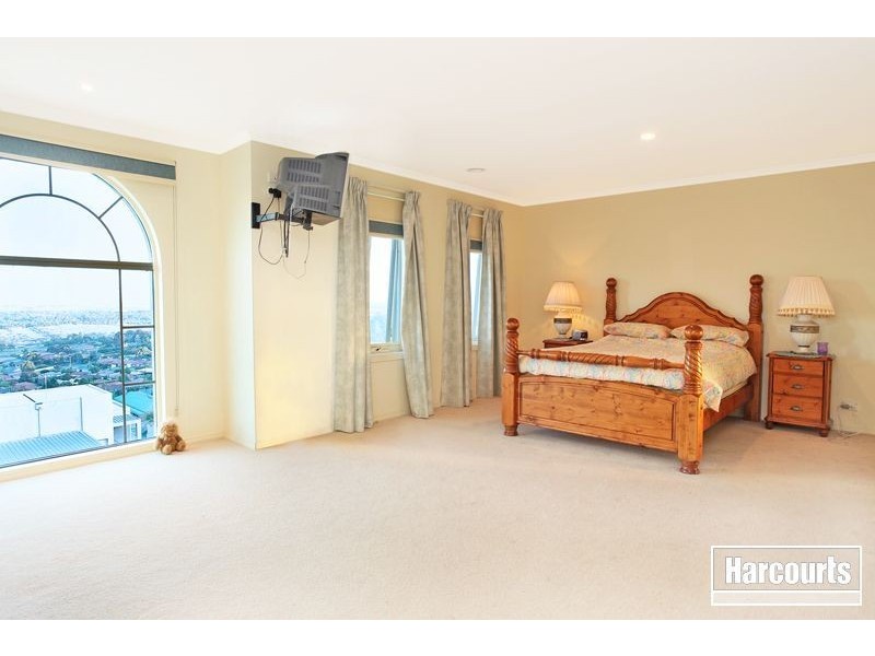 11 Eddie Barron Terrace, Pakenham VIC 3810