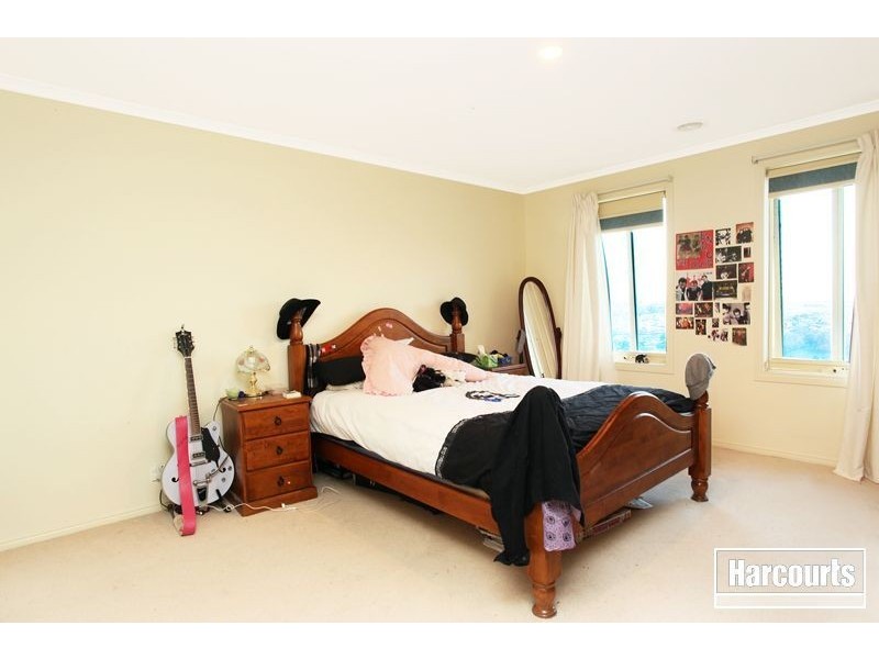 11 Eddie Barron Terrace, Pakenham VIC 3810