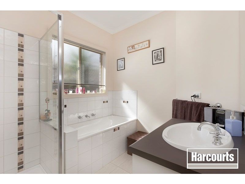 15 Banjo Paterson Drive, Pakenham VIC 3810