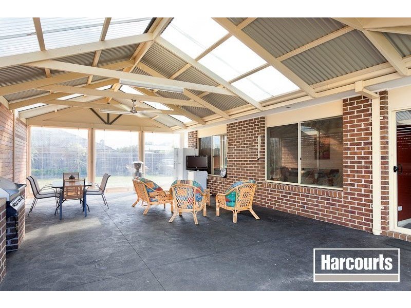 15 Banjo Paterson Drive, Pakenham VIC 3810