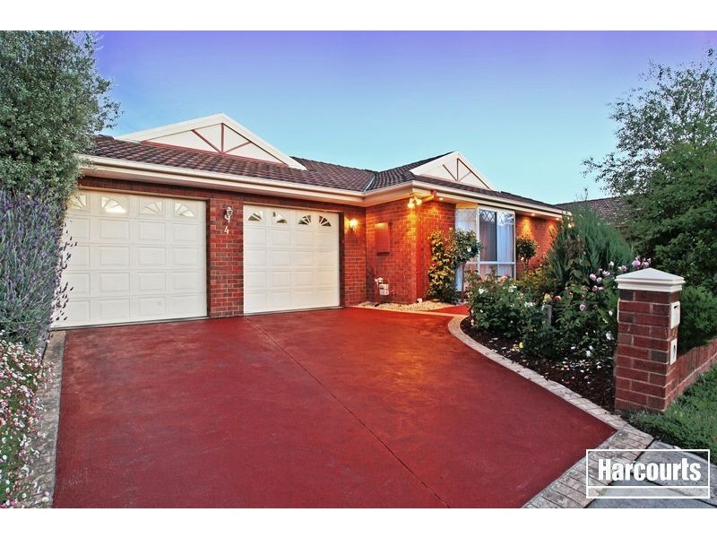 4 Federation Crt, Pakenham VIC 3810