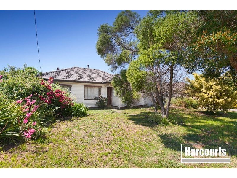 4 Savage Street, Pakenham VIC 3810