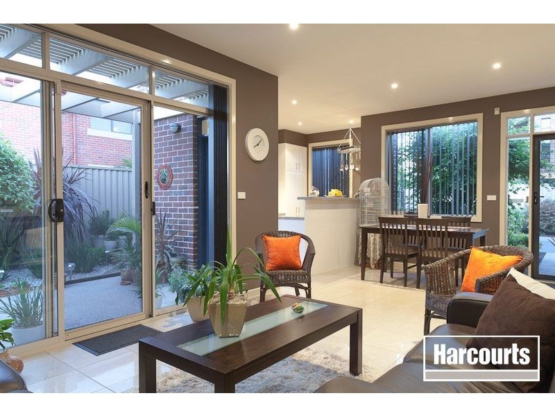 21 Flinders Chase, Pakenham VIC 3810