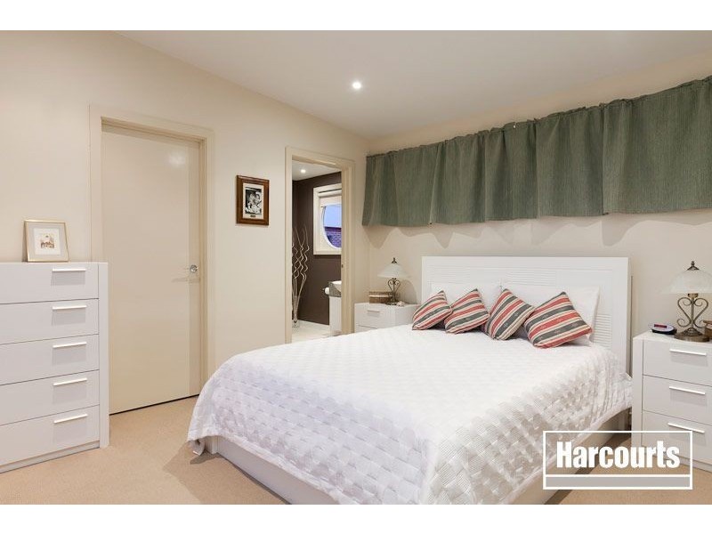 21 Flinders Chase, Pakenham VIC 3810