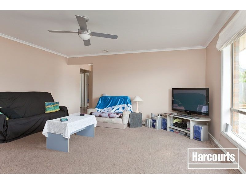 9 Wallangara Drive, Pakenham VIC 3810