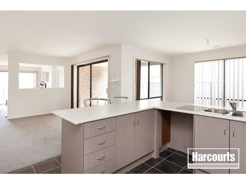 7 Lucerne Circuit, Pakenham VIC 3810