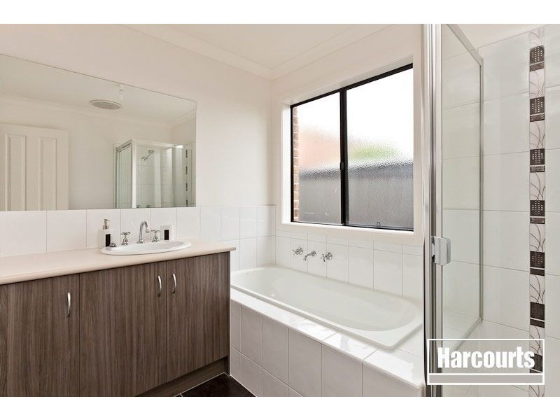 7 Lucerne Circuit, Pakenham VIC 3810