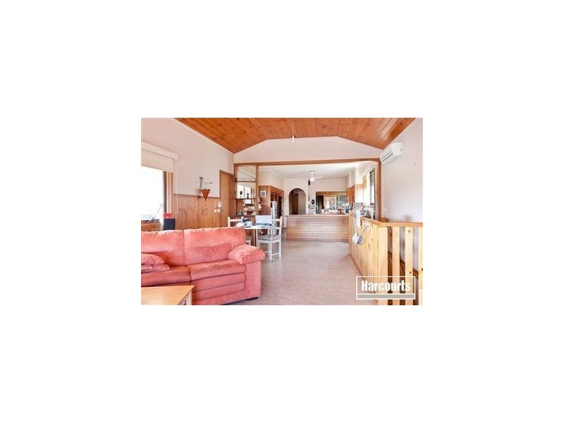 11 Leadbetter Road, Beaconsfield Upper VIC 3808