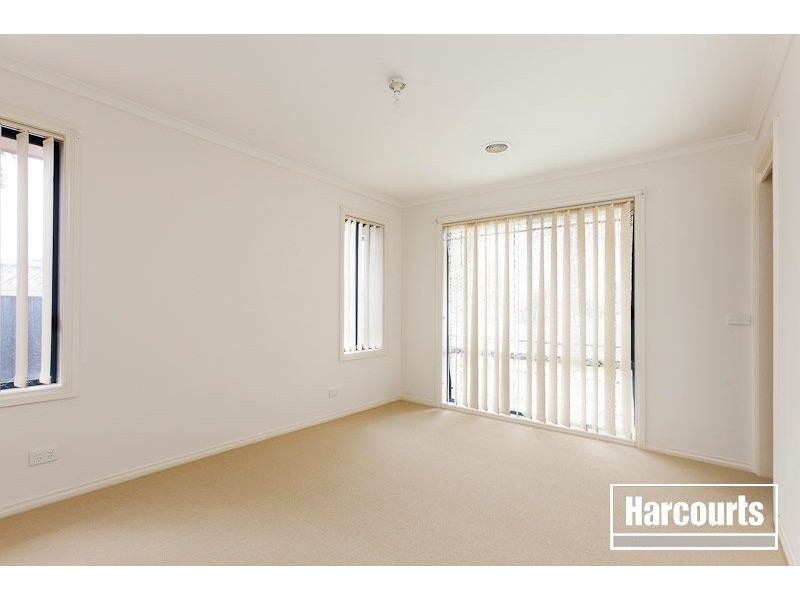 15 River Red Grove, Pakenham VIC 3810